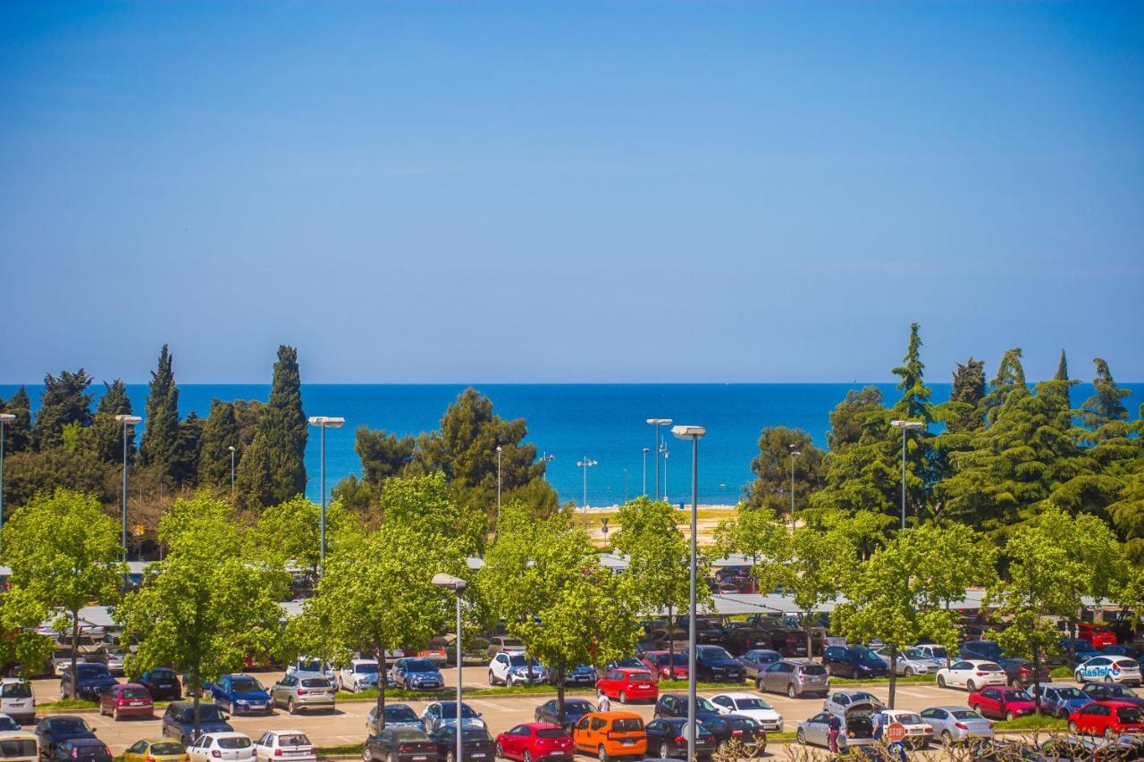 Apartment Dora Near Sea And Center With Private Garage Poreč Dış mekan fotoğraf