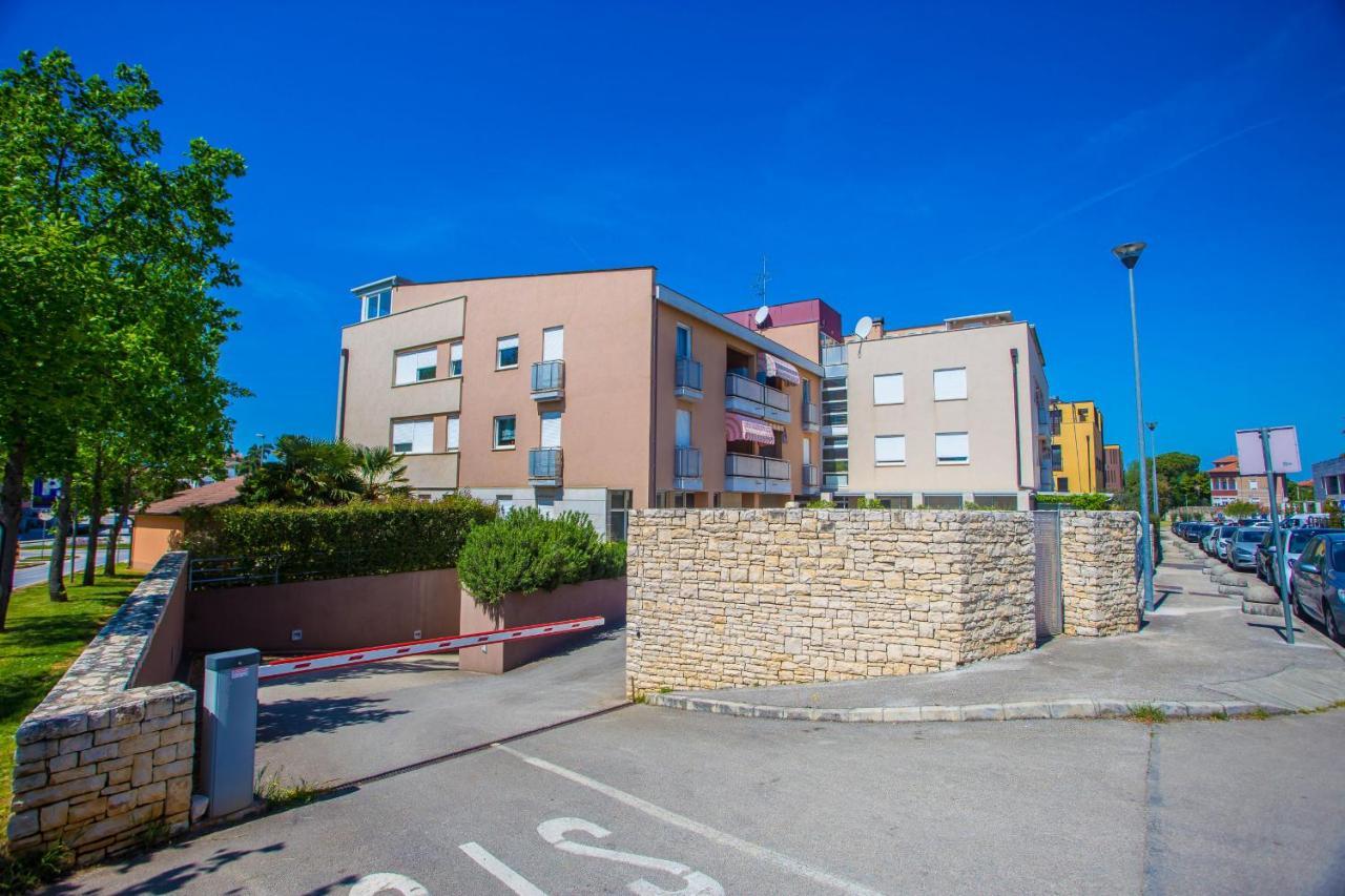 Apartment Dora Near Sea And Center With Private Garage Poreč Dış mekan fotoğraf