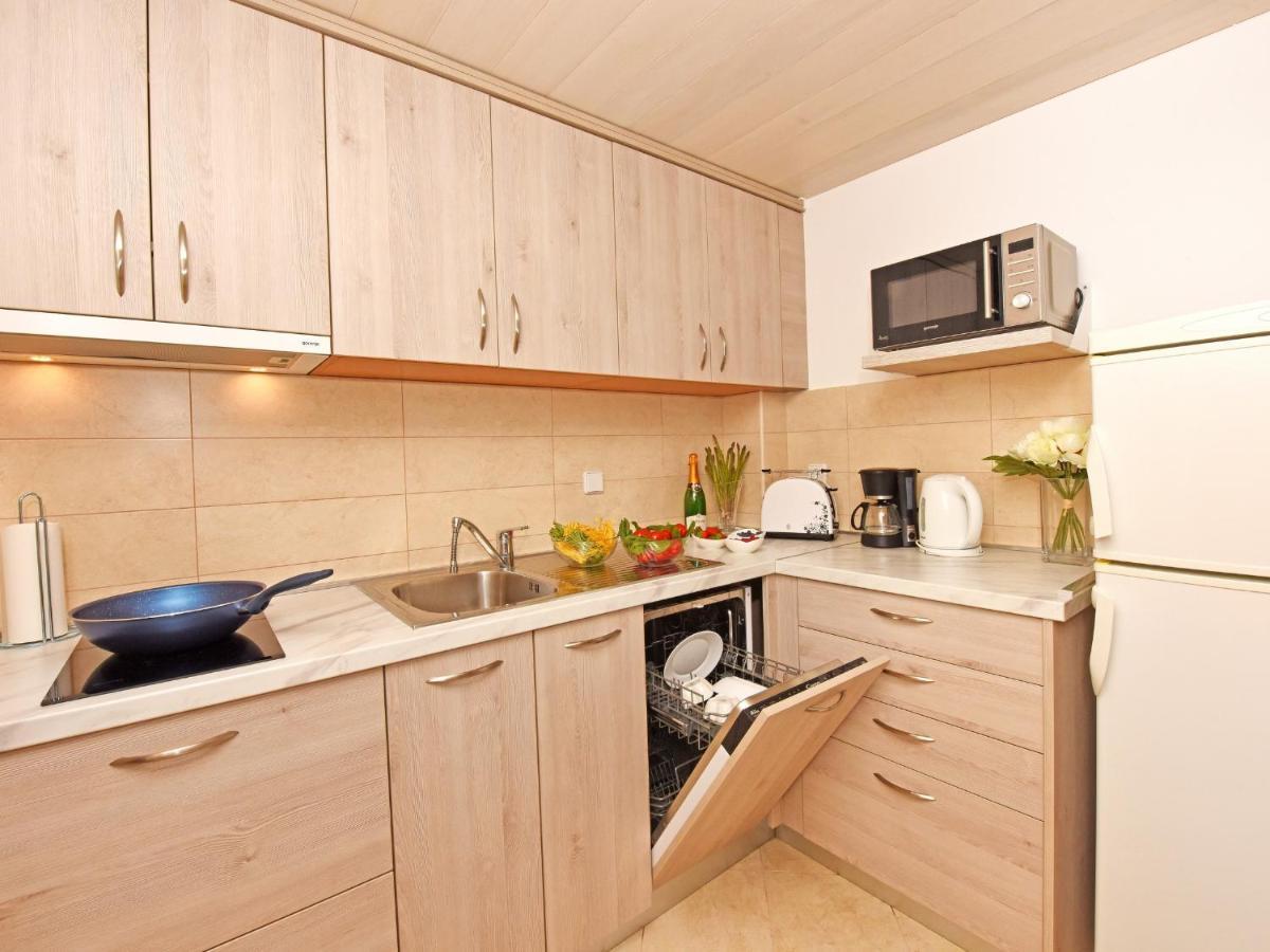 Apartment Dora Near Sea And Center With Private Garage Poreč Dış mekan fotoğraf