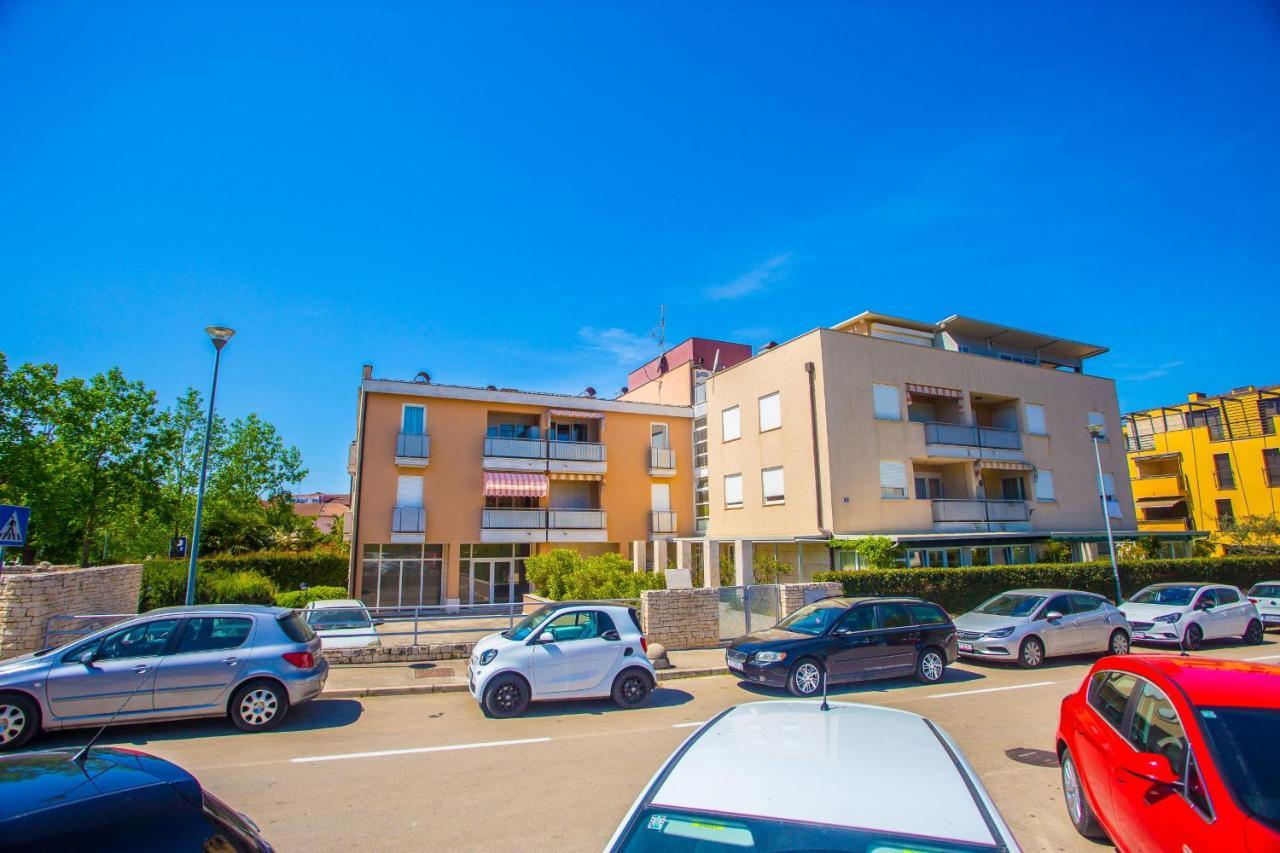 Apartment Dora Near Sea And Center With Private Garage Poreč Dış mekan fotoğraf